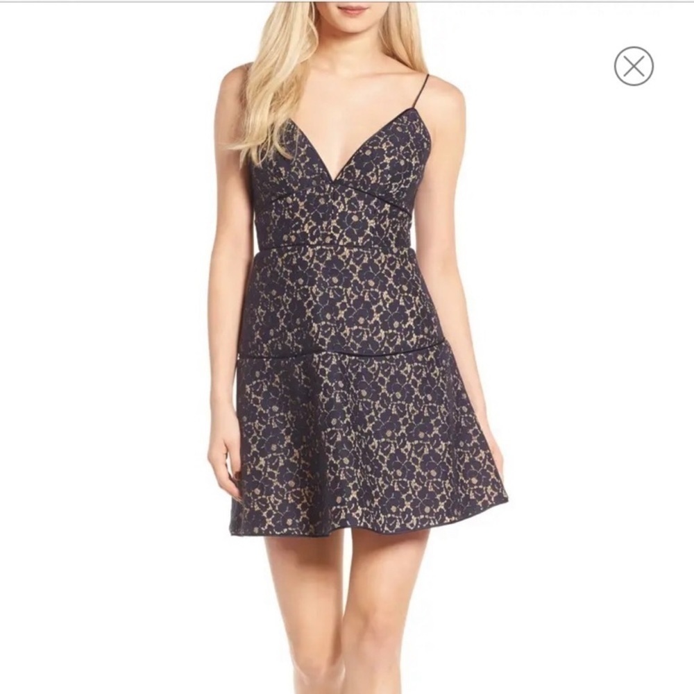 Keepsake The Label Too Soon Lace Mini Dress Size Medium Women‎